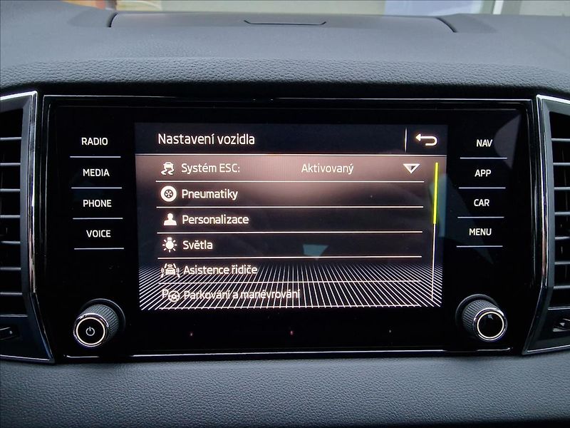 Škoda Karoq 2.0 TDI 110kW Style,ČR,1.Maj. - fotka 30 z 50