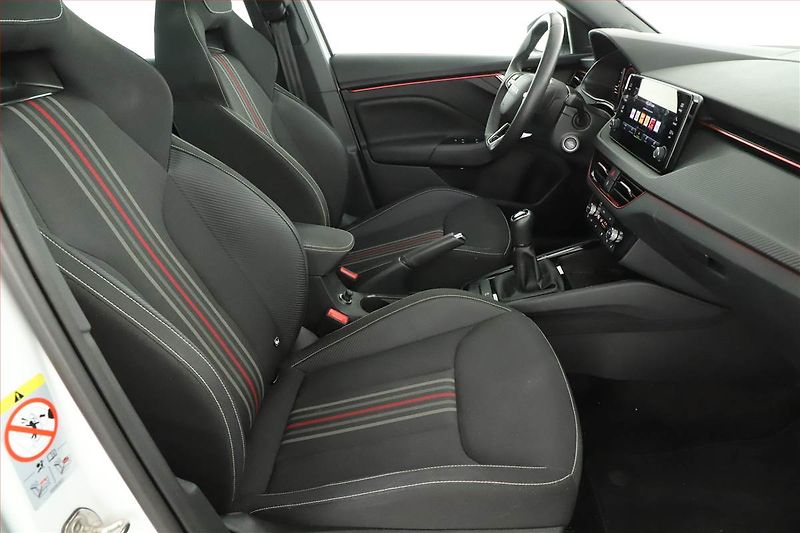 Škoda Kamiq (2025) 1.0 TSI, MONTE CARLO, KEYLESS - fotka 7 z 19