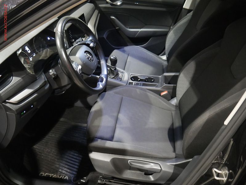 Škoda Octavia (2022) 2.0 TDi, ČR, Active - fotka 9 z 17