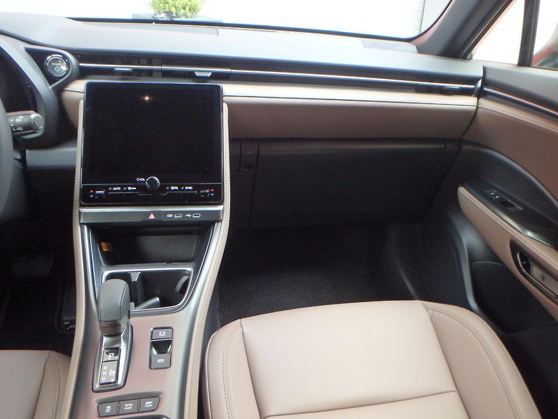Lexus LBX (2024) 4x4 Elegant Tech  - fotka 21 z 28