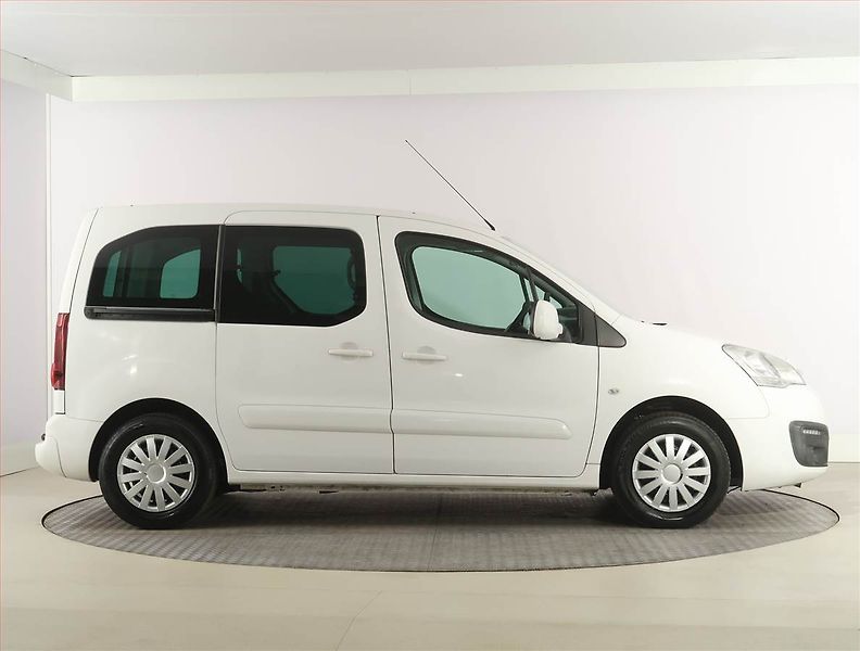 Peugeot Partner (2017) Active 1.6 BlueHDi, 5Míst, ČR - fotka 6 z 16