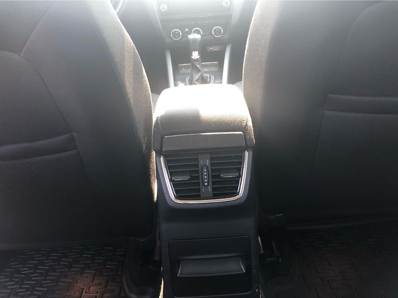 Škoda Octavia Combi 1.5 TSI G-Tec DSG - fotka 24 z 29
