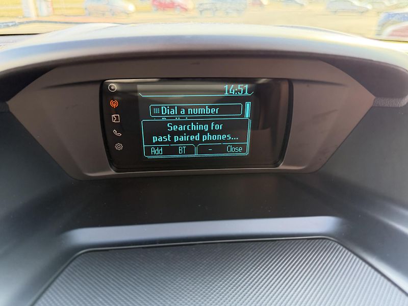 Ford Kuga 1,5 EcoBoost / 110kW  - fotka 22 z 50