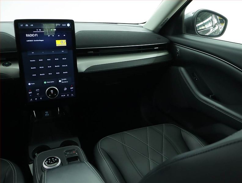 Ford Mustang Mach-E (2021) Standard Range RWD, SoH 95% - fotka 8 z 19