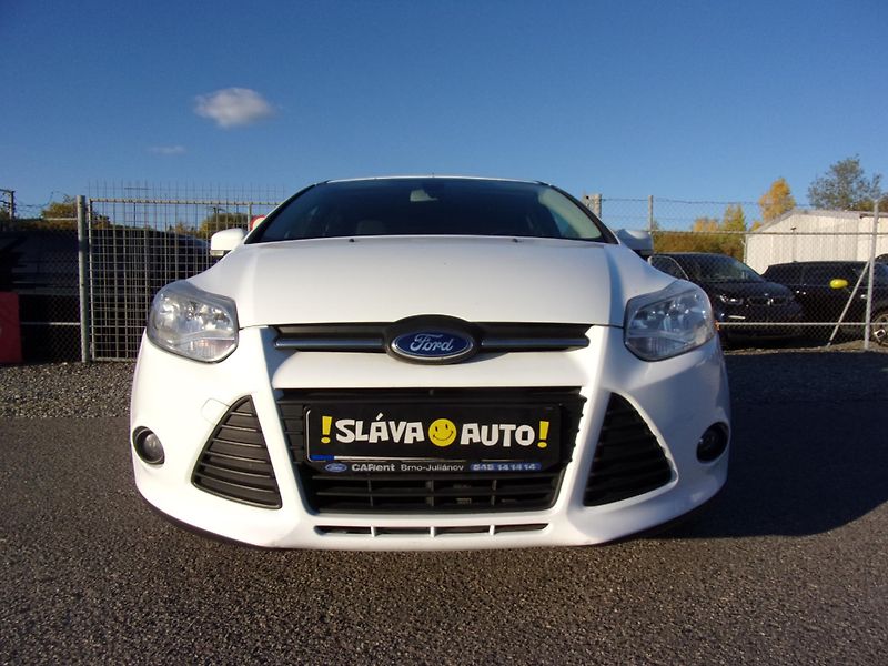 Ford Focus (2013) 1.6 TDCi 70kW ČR TAŽNÉ VÝHŘEVY - fotka 8 z 20