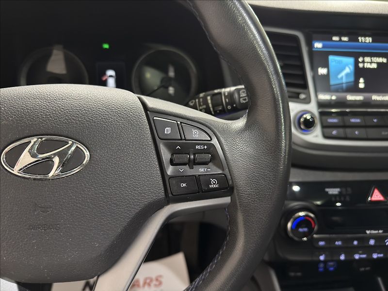 Hyundai Tucson 2,0   CRDI 4X4 STYLE PANO - fotka 11 z 40