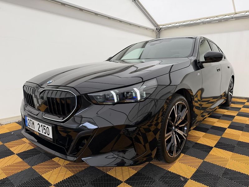 BMW Řada 5 520d*145kw*4x4*DPH*M-Paket* - fotka 2 z 49
