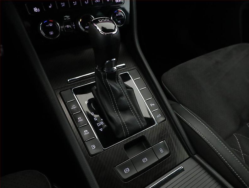 Škoda Superb (2021) Sportline iV 1.4 TSI PHEV - fotka 11 z 24