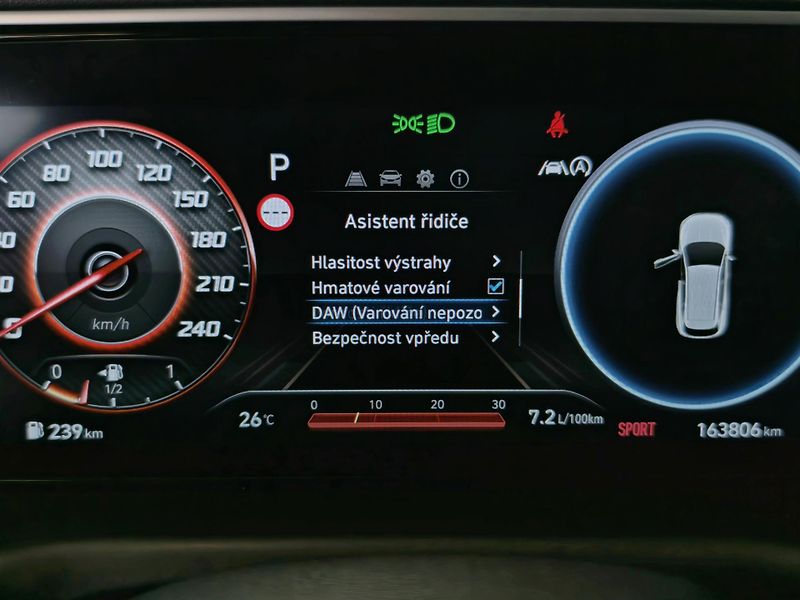 Hyundai Tucson 1.6 CRDi MHEV 100kW SMART, DPH - fotka 18 z 26