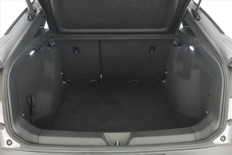 Volkswagen ID.5 (2023) Pro Perf. (82 kWh), SoH 93% - fotka 16 z 17
