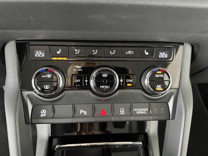 Škoda Karoq 2,0TDI 140kW*4x4*DSG*Drive125 - fotka 20 z 33