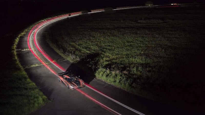 Švédské hypersporty Koenigsegg objektivem fotoaparátů Hasselblad.