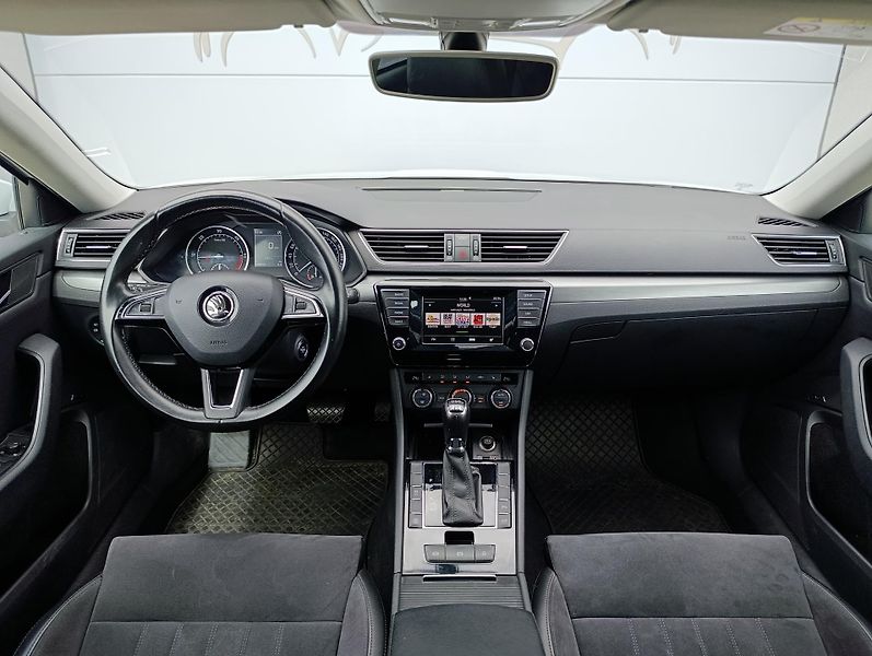 Škoda Superb 2.0TDI 140kW DSG 4X4 STYLE+  - fotka 21 z 34