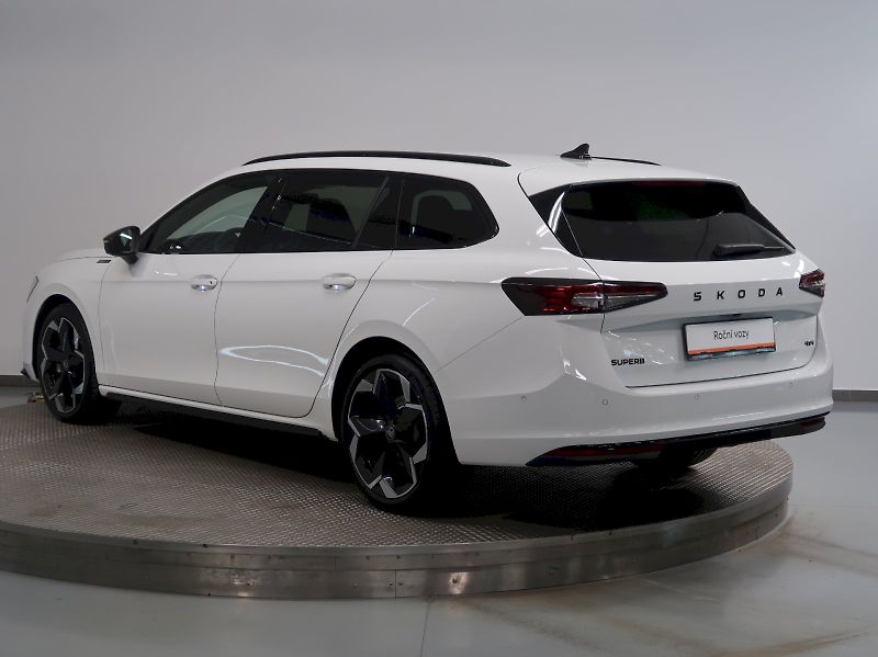 Škoda Superb (2025) SPORTLINE 2.0TDI 142KW 4x4 DSG - fotka 7 z 48