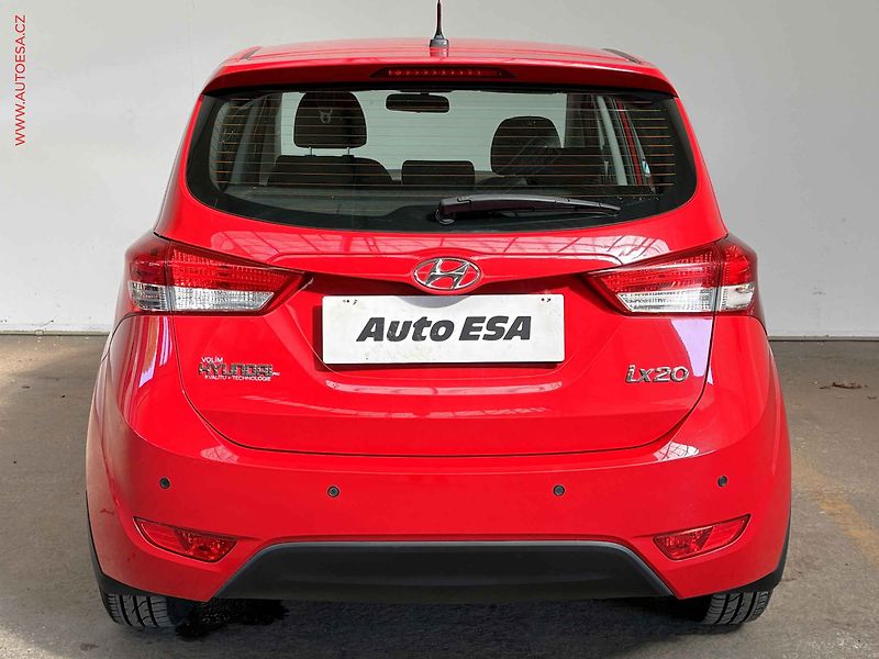 Hyundai ix20 (2019) 1.6 VVTi, Trikolor - fotka 5 z 14