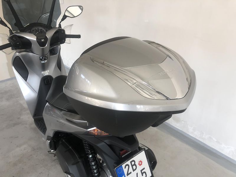 Honda SH 125i ABS - fotka 13 z 16