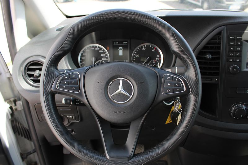 Mercedes-Benz Vito 2,2 116CDI 5Míst Automat+klima - fotka 12 z 26