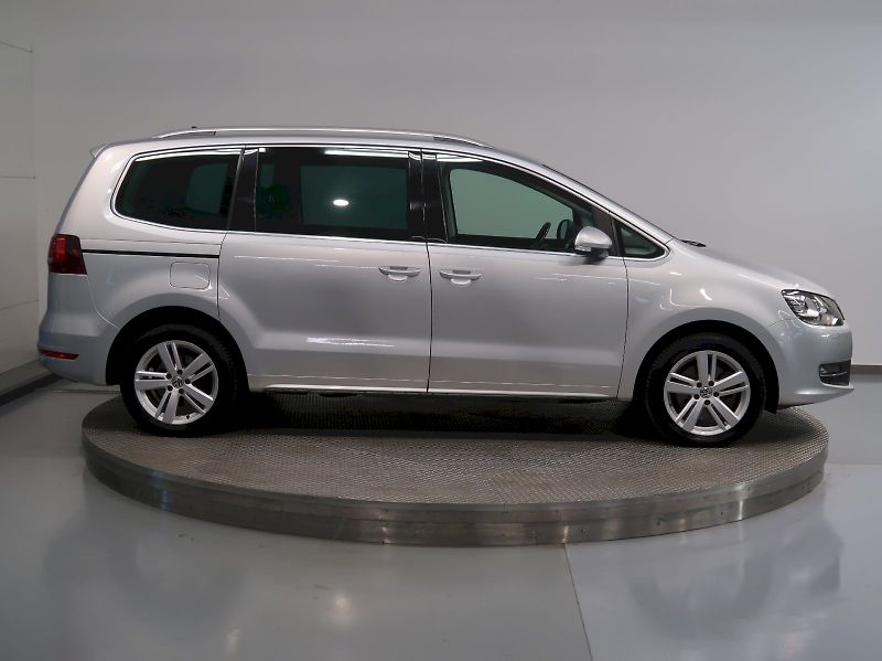 Volkswagen Sharan (2019) HIGHLINE 2.0TDI 4x4 DSG 7MÍST - fotka 8 z 45