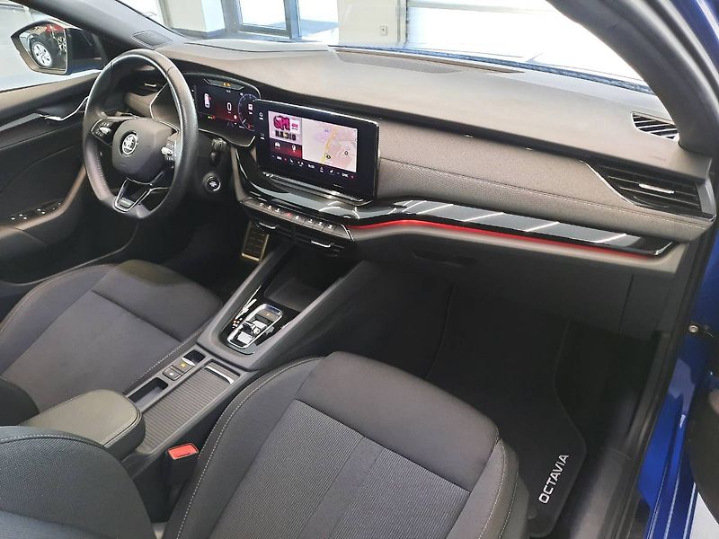 Škoda Octavia (2023) Sportline Combi 1.5 TSI (110kW - fotka 10 z 28