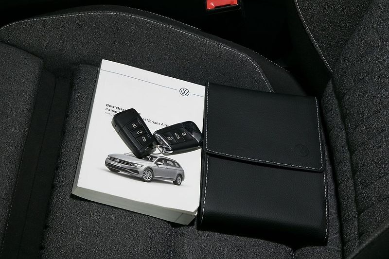 Volkswagen Passat 2.0TDI 110kW DSG IQ ACC Kamera - fotka 24 z 24