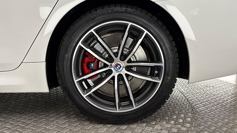 BMW Řada 5 540i AUT M-paket - fotka 19 z 32