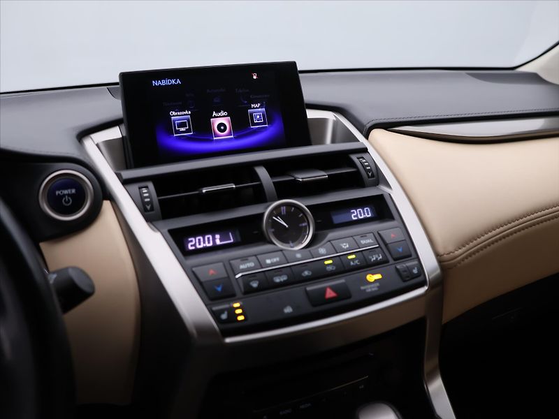 Lexus NX 300h 2,5 145kW 4WD Premium AUT - fotka 24 z 38