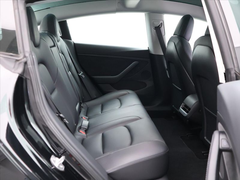 Tesla Model 3 Long Range 75kWh AWD sOH 96,4% - fotka 14 z 32