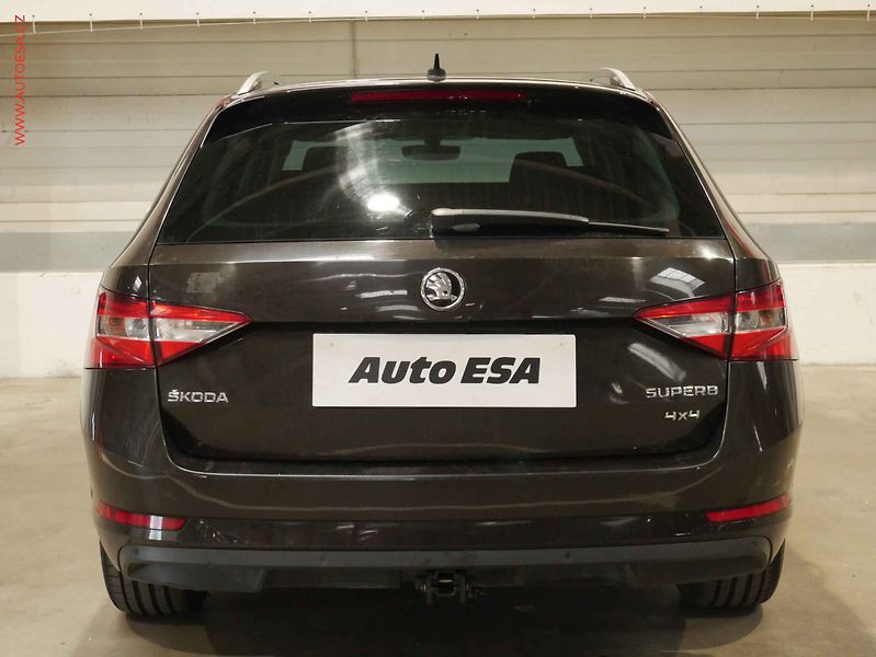 Škoda Superb (2016) 2.0 TDI 4x4, ČR, bixen - fotka 5 z 22
