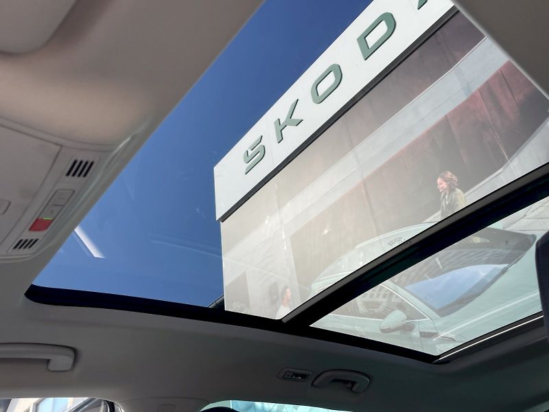 Škoda Superb (2018) L&K 2.0 TDI 140kW DSG 4x4 Comb - fotka 22 z 35