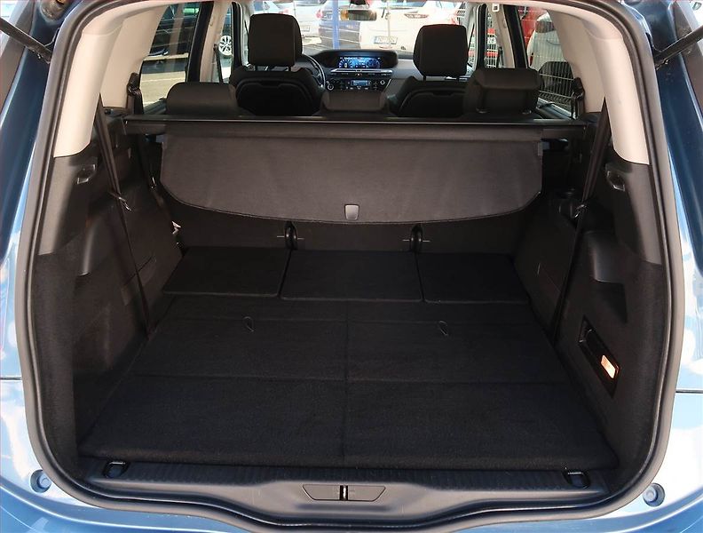 Citroën C4 Picasso (2016) 1.6 BlueHDi, 7 míst - fotka 13 z 21