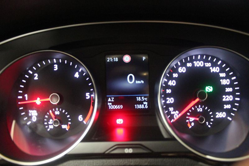 Volkswagen Passat (2023) 110kW, Tažné, Nezávislé topení - fotka 22 z 34