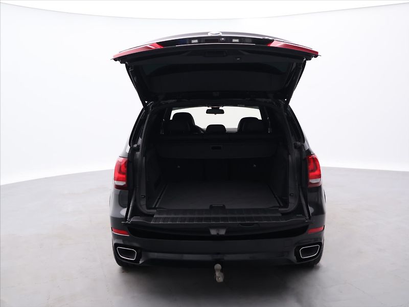BMW X5 3,0 40d 230kW xDrive M-Paket C - fotka 9 z 32