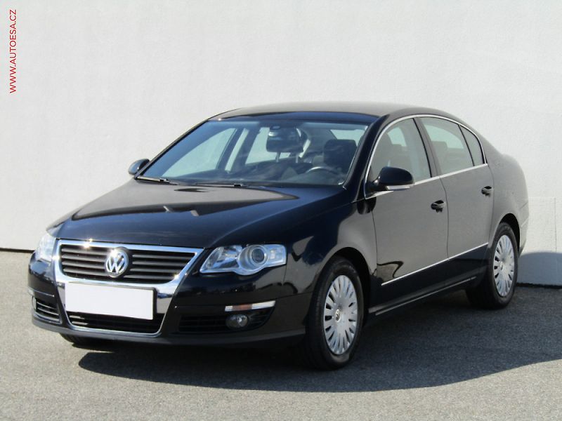 Volkswagen Passat (2006) 1.6i, navi, autoAC - fotka 3 z 3