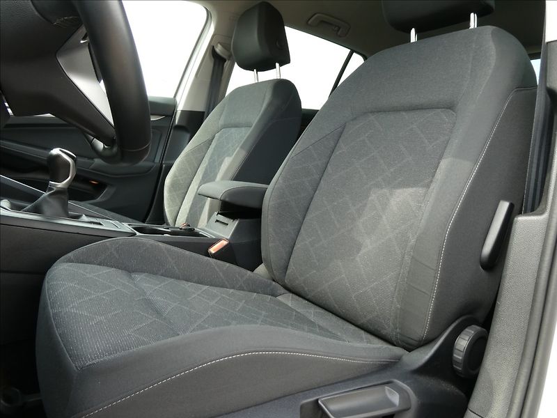 Volkswagen Golf 2,0 TDi VIII 2x kola,LED,CEBIA - fotka 30 z 49