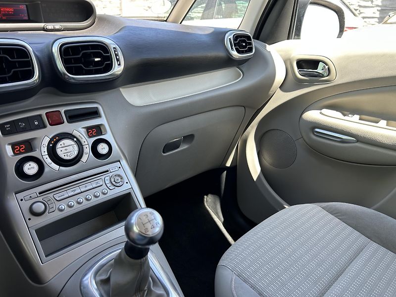 Citroën C3 Picasso (2009) 1.4i 70 KW - fotka 22 z 24