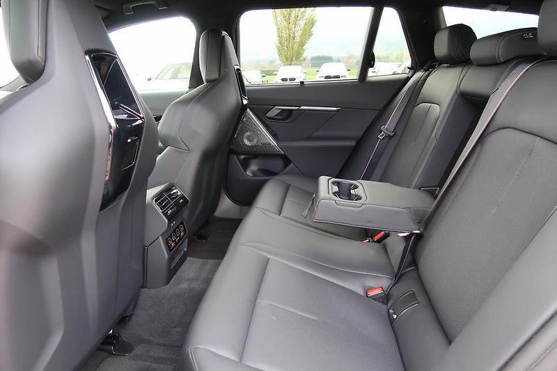 BMW M5 Touring - fotka 12 z 18