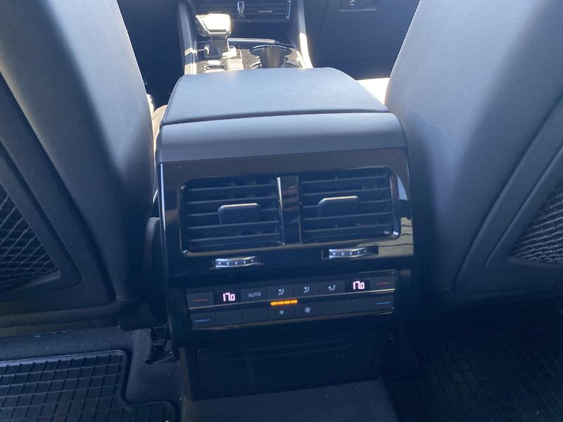Volkswagen Touareg (2019) 3.0 TDI V6 210 kW, VZDUCH, 4X4 - fotka 21 z 25