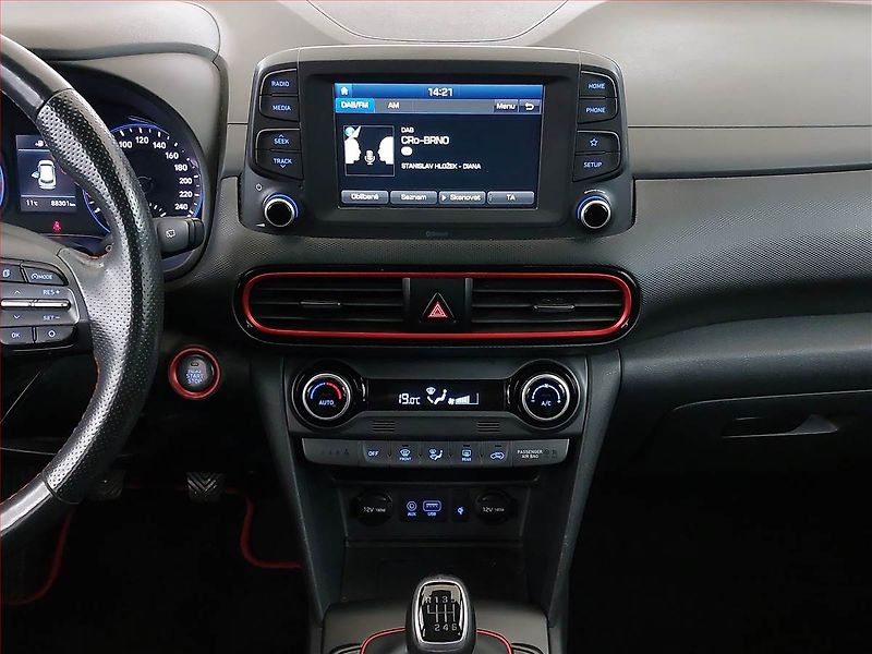 Hyundai Kona (2018) 1.0 T-GDI, Serv.kniha, Kůže - fotka 12 z 24