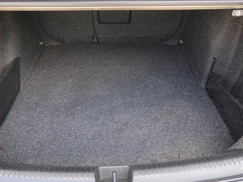 Volkswagen Jetta (2012) 1.2 TSI, Serv.kniha, Tempomat - fotka 13 z 16