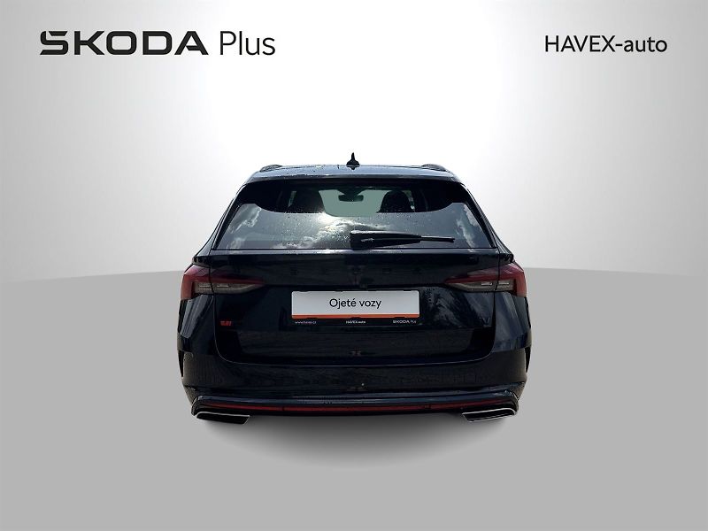 Škoda Octavia (2020) Combi 1.4 TSI iV DSG RS - fotka 35 z 35