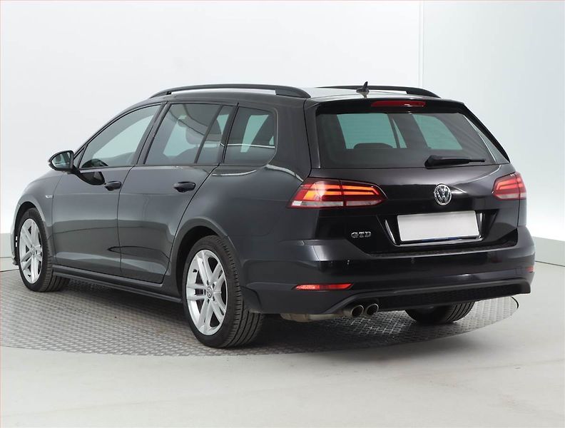 Volkswagen Golf (2017) 2.0 TDI GTD, Automat - fotka 4 z 25