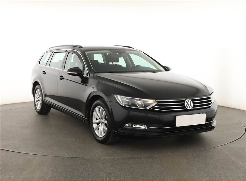 Volkswagen Passat (2016) 2.0 TDI, Navi, Tempomat - fotografie inzerátu