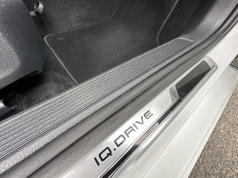 Volkswagen Golf (2019) IQ.DRIVE 1.5TSI110kW 2.Maj. - fotka 24 z 40