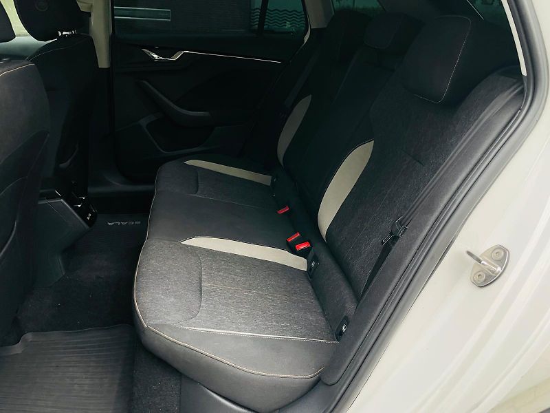 Škoda Scala 1.6TDI AUTOMAT SERVISKA TAŽNÉ - fotka 31 z 46