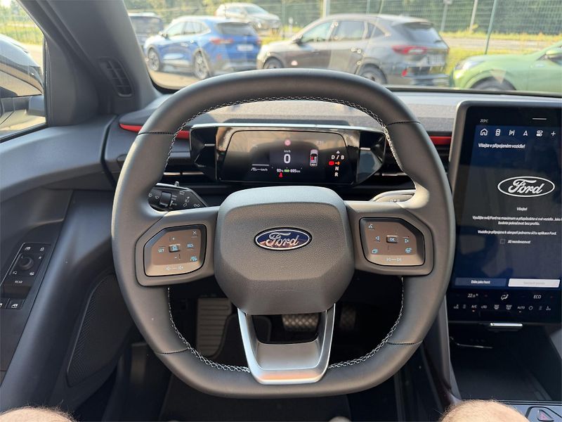 Ford Explorer Collection, SUV, 77 kWh PRODLO - fotka 20 z 23