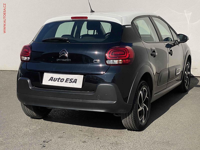 Citroën C3 (2022) 1.2, Shine, navi, kamera - fotka 4 z 17
