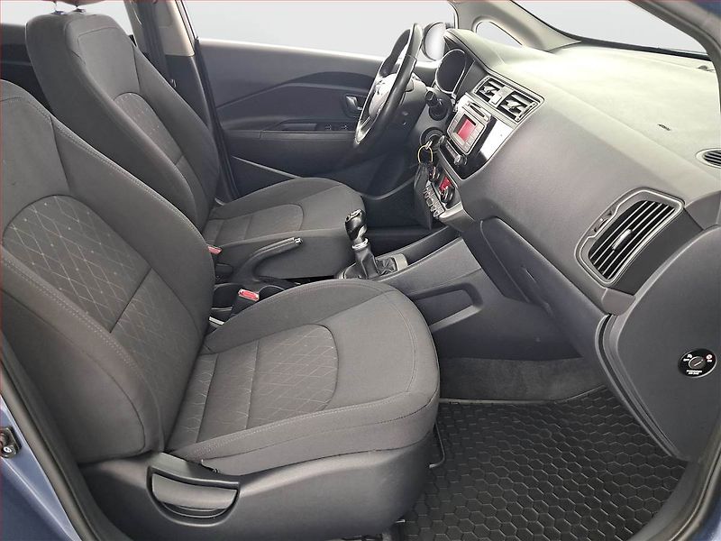 Kia Rio (2016) 1.4 CVVT, ČR,1.maj, Serv.kniha - fotka 9 z 16