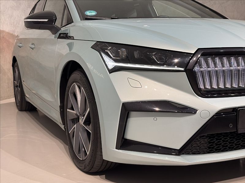 Škoda Enyaq 80x Sportline 4x4 LED Tepelko - fotka 6 z 50