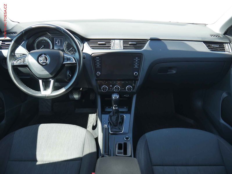 Škoda Octavia (2019) 1.8 TSi 4x4, ČR, Style, DSG - fotka 8 z 14