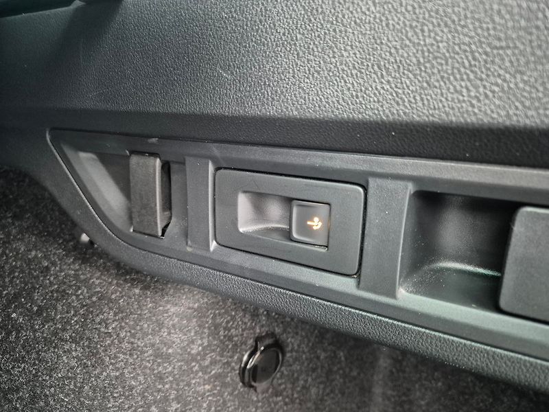 Škoda Octavia Combi 2,0 TDI Top Selection, w - fotka 12 z 29